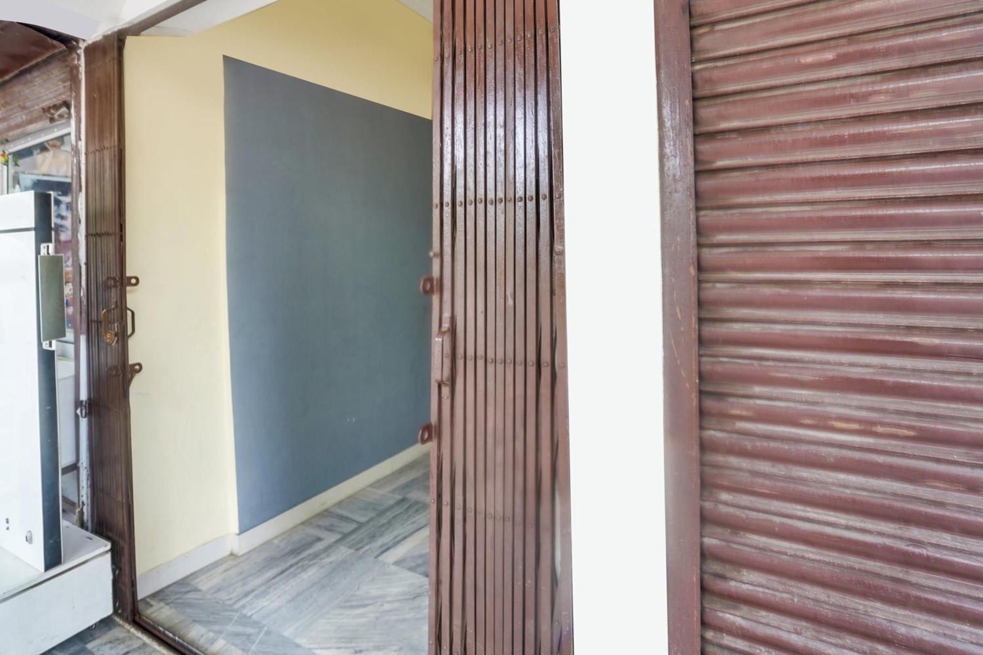 Super Collection O Rajapur Circuit House Hotel Prayagraj Exterior photo