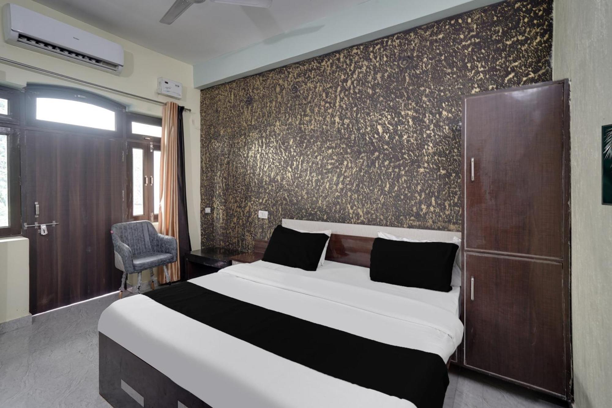 Super Collection O Rajapur Circuit House Hotel Prayagraj Exterior photo