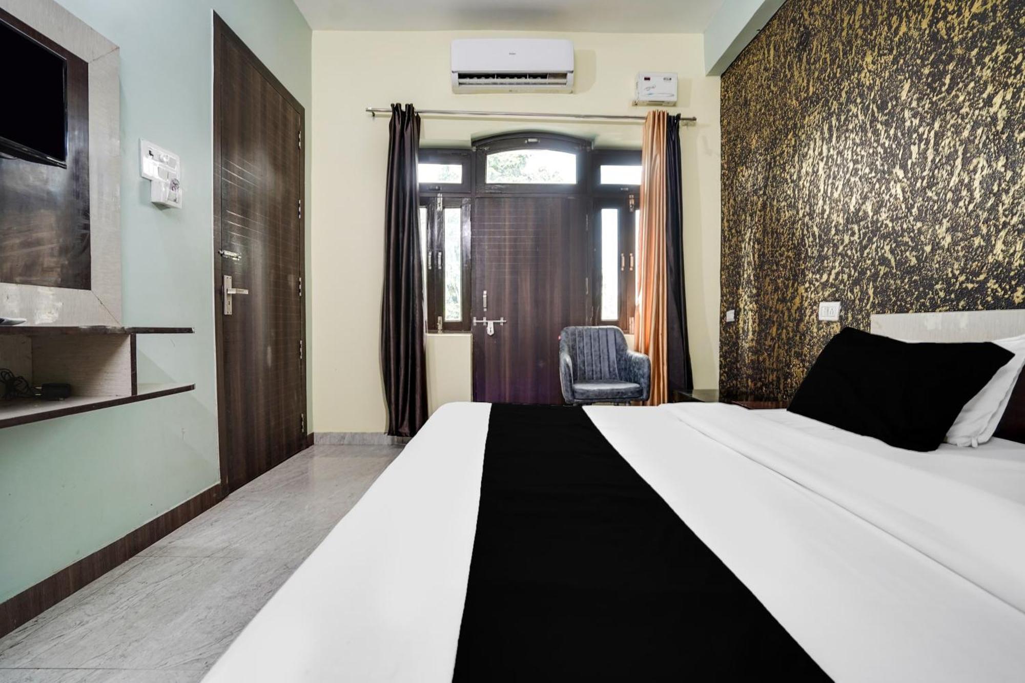 Super Collection O Rajapur Circuit House Hotel Prayagraj Exterior photo